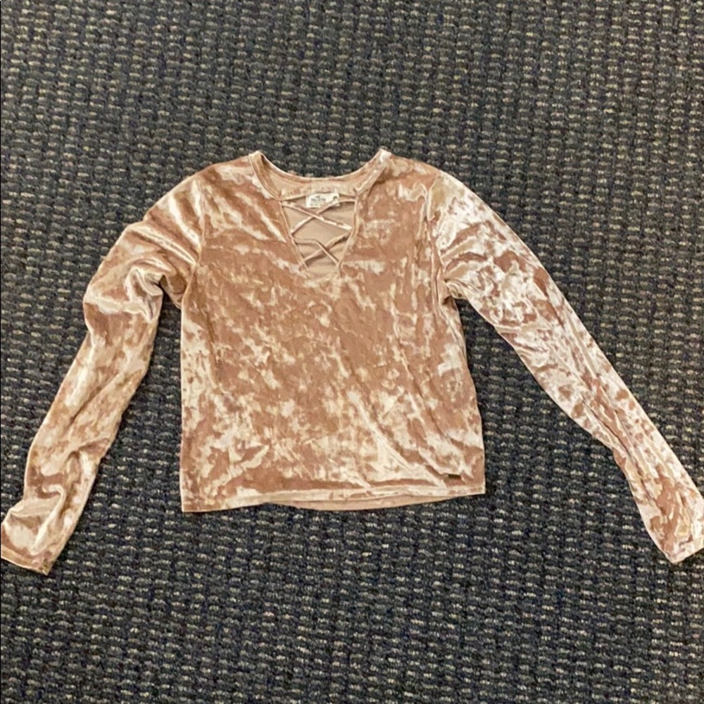 HOLLISTER Women’s Gold Velvet V Neck Top